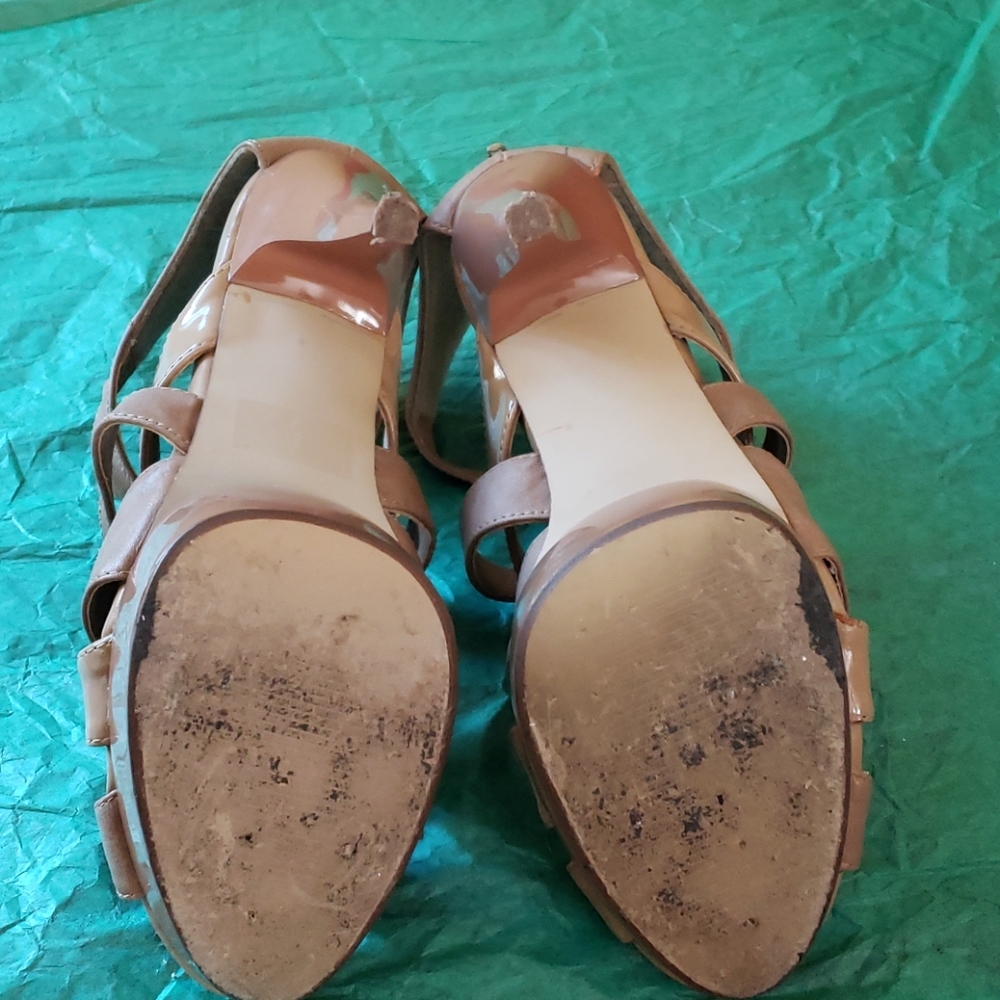 Shoes - Picture 4 of 4
